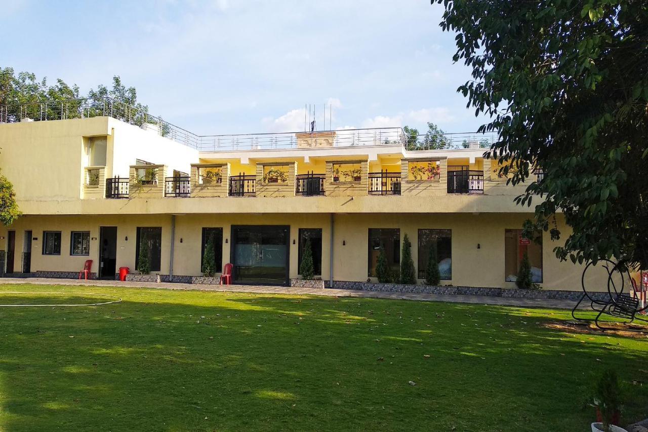 Oyo 14354 Amar Marriage Palace Hotel Dharmpura Esterno foto