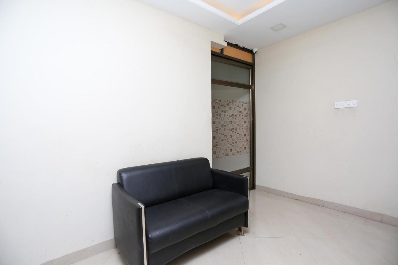 Oyo 14354 Amar Marriage Palace Hotel Dharmpura Esterno foto