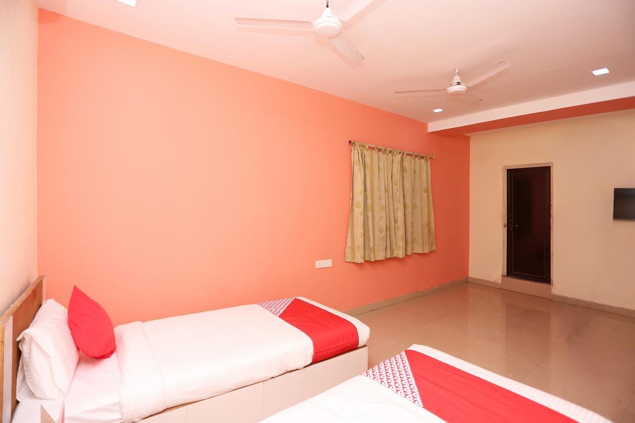 Oyo 14354 Amar Marriage Palace Hotel Dharmpura Esterno foto